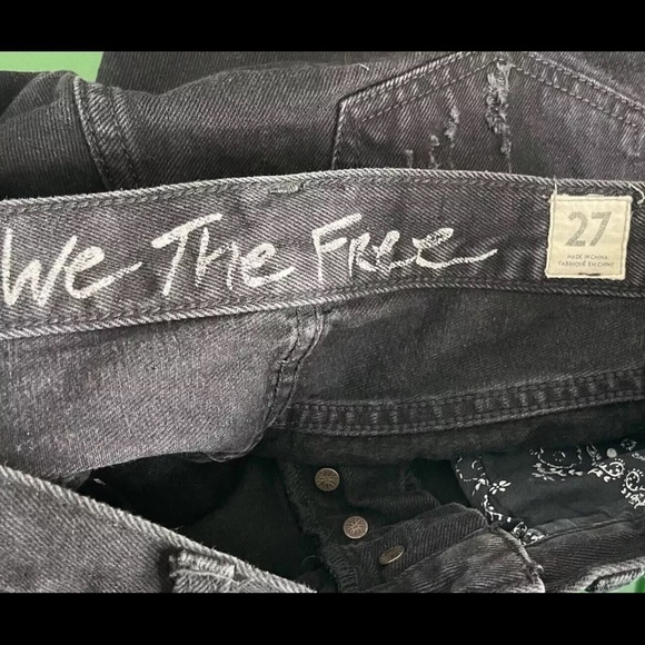We The Free Sofia Black Cut Off Distressed Denim Jean Shorts Women's Size 27 - Picture 4 of 7